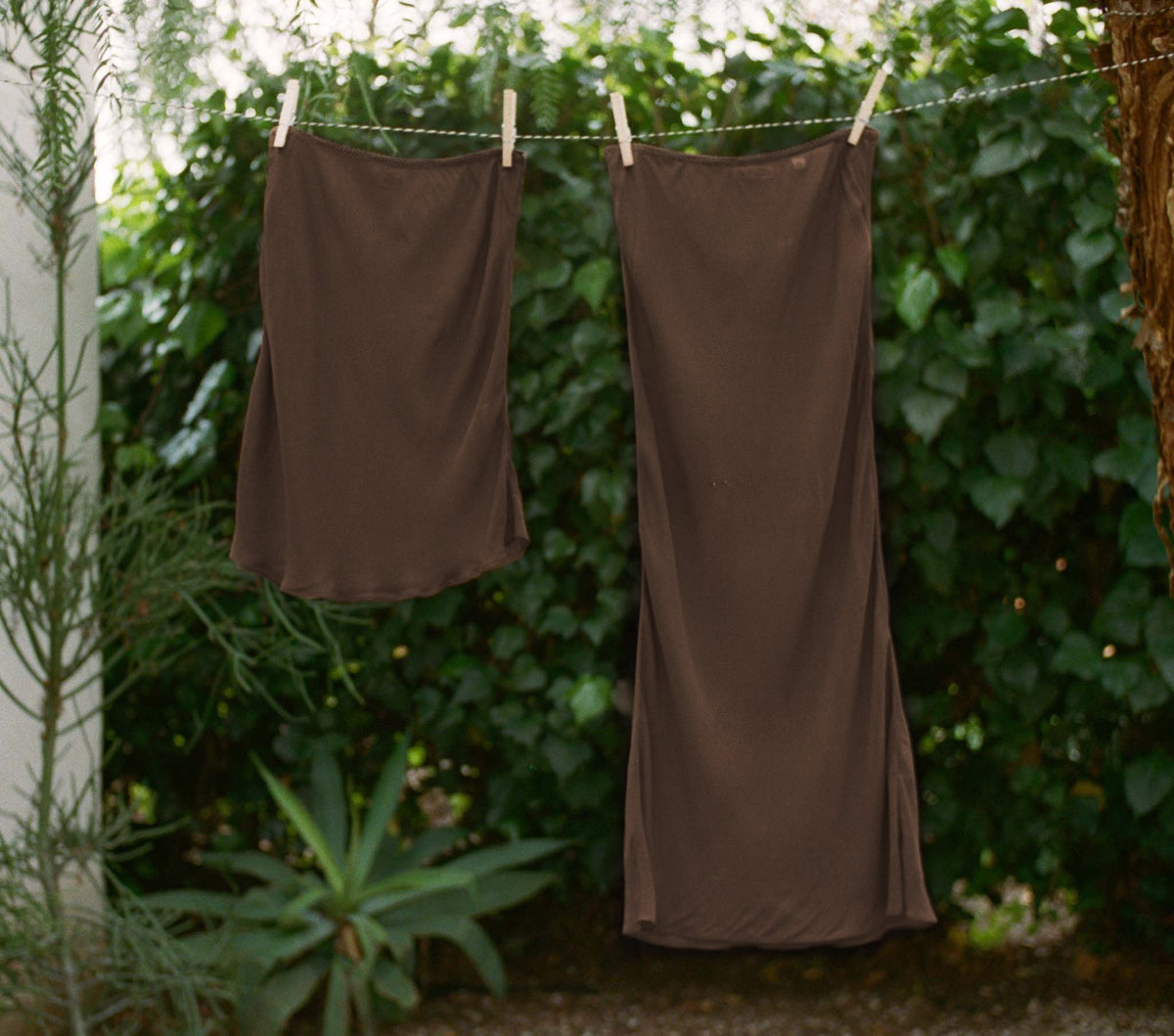 LONG SKIRT SLIP -- UMBER | CORE