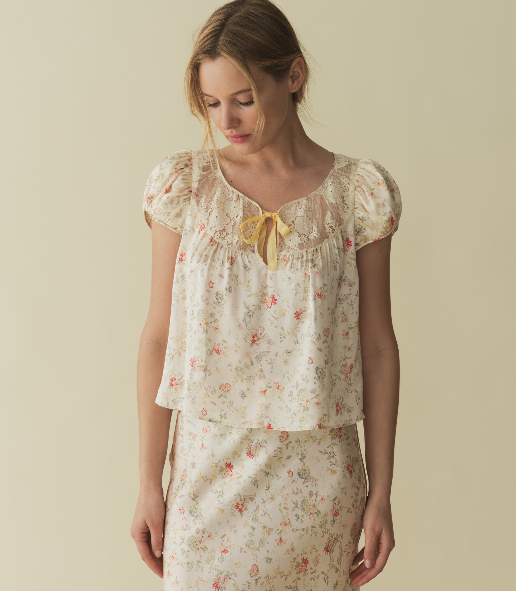 CAMRI TOP -- FLOWERING MEADOW | SPRING 24