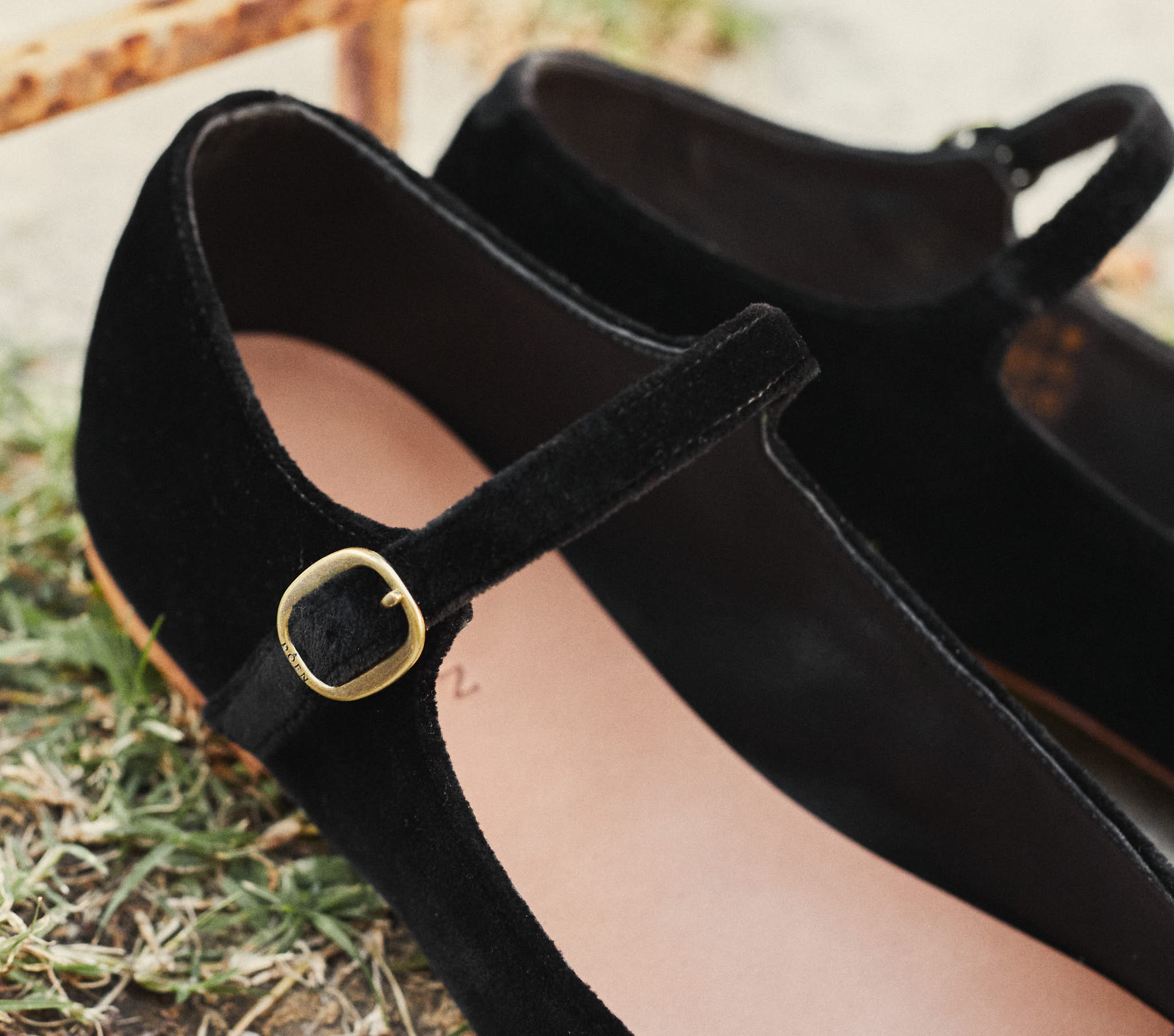 MARY JANE SLIPPER -- BLACK | CORE