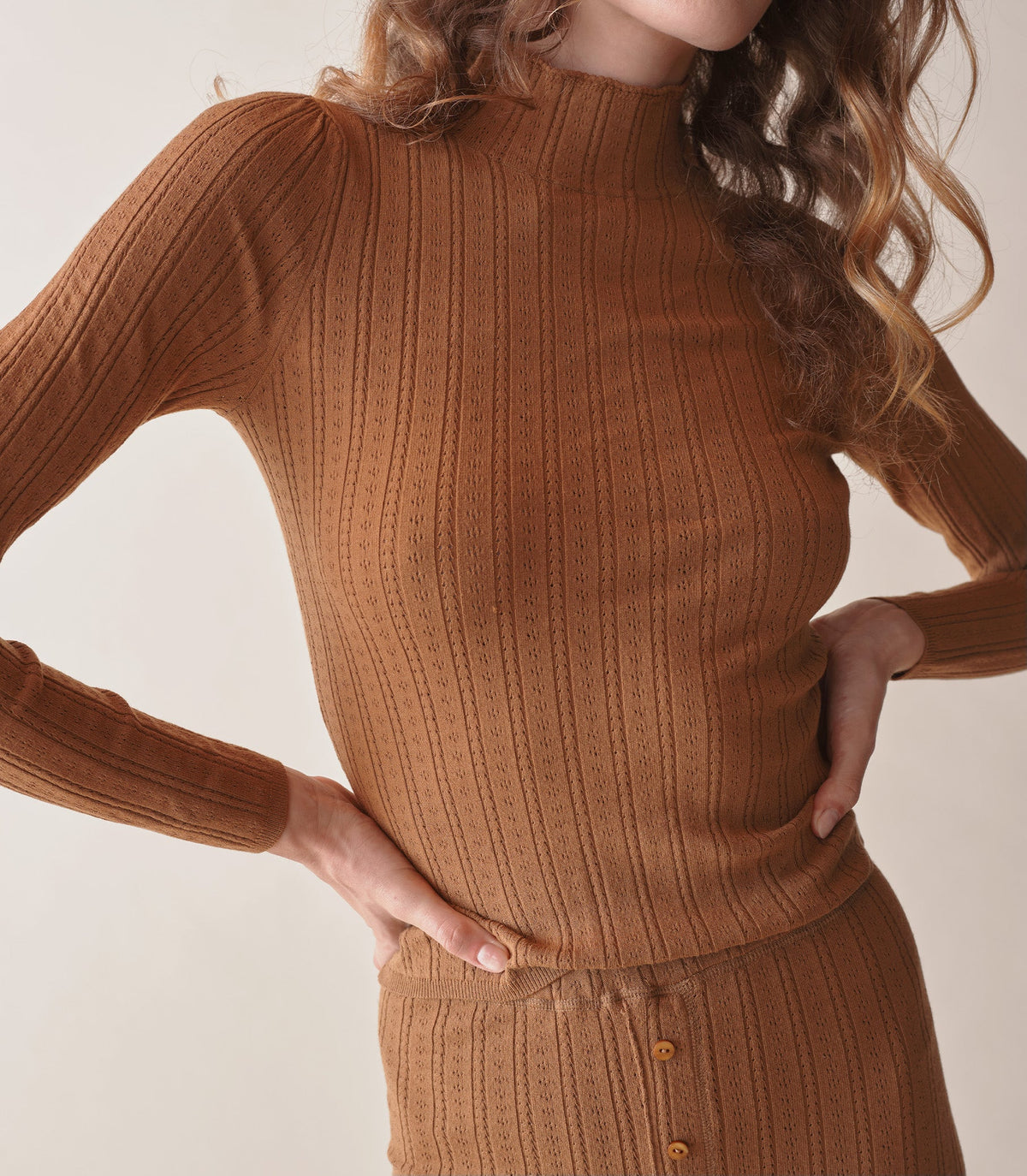 OSLO TURTLENECK -- TOASTED PECAN | WINTER 23